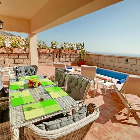 Large Villa With Pool In Madronal De Fanabe Vila