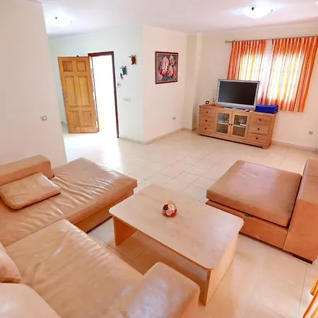 Large villa with pool in Madroñal de Fañabé Villa Costa Adeje (Tenerife)