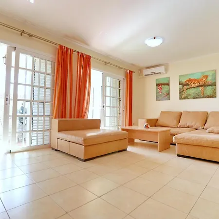 Villa Large villa with pool in Madroñal de Fañabé Costa Adeje (Tenerife)