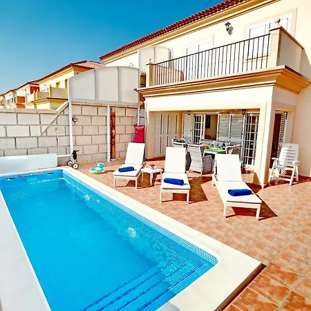 Large Villa With Pool In Madronal De Fanabe فيلة *