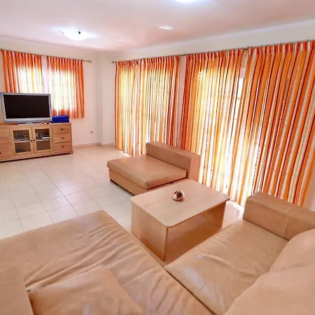 فيلة Large Villa With Pool In Madronal De Fanabe