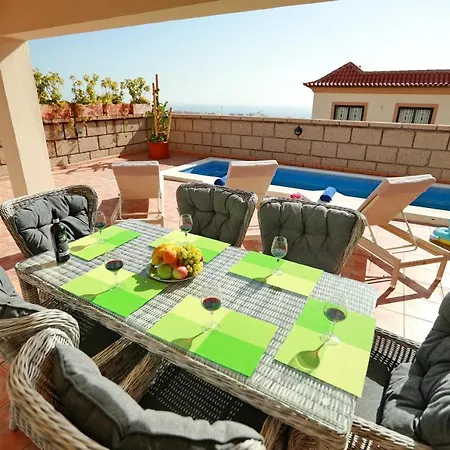 Large Villa With Pool In Madronal De Fanabe فيلة *